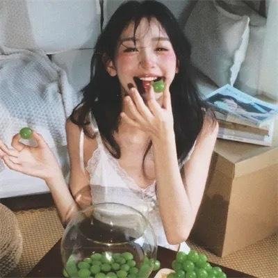 高校女汉子海报